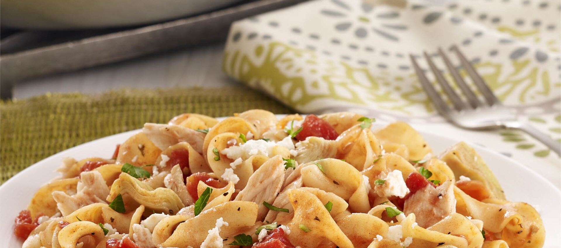 Mediterranean-Tuna-Noodle-Skillet-1920x850 Mediterranean Tuna Noodle Skillet